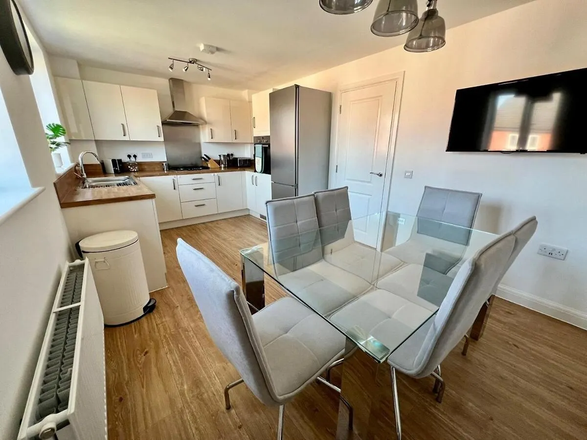 Stylish 3Br Cardiff Home Balcony, Garden, Free Parking And Ev Charging 펜션