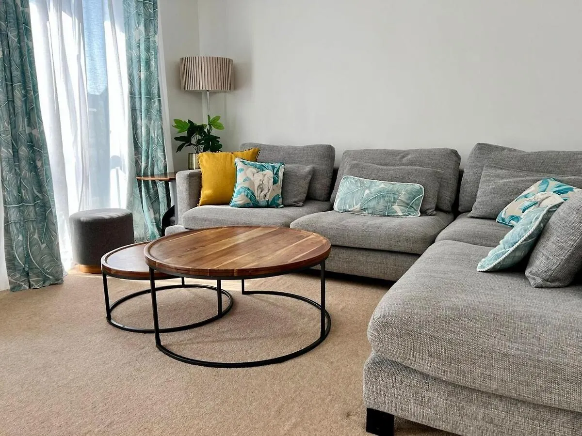 Stylish 3Br Cardiff Home Balcony, Garden, Free Parking And Ev Charging 0*,  영국