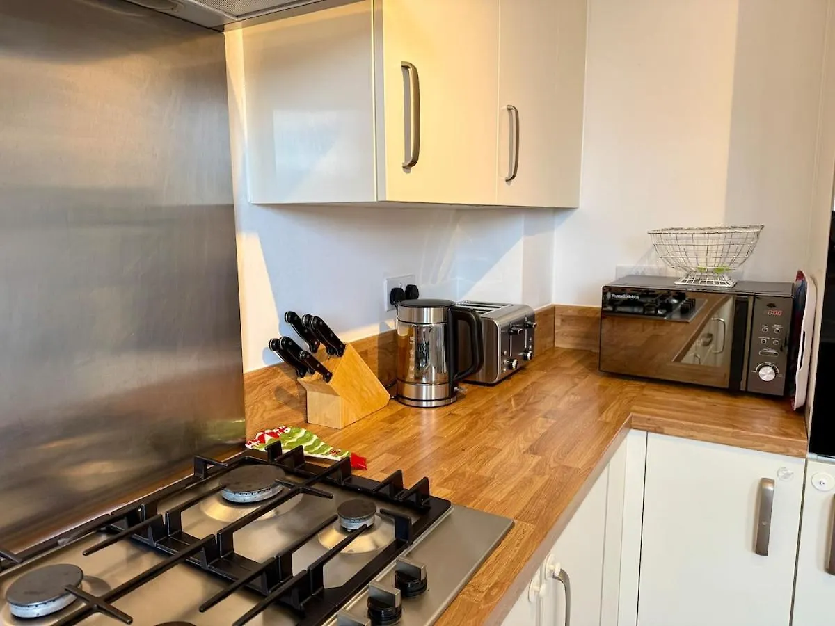 Stylish 3Br Cardiff Home Balcony, Garden, Free Parking And Ev Charging