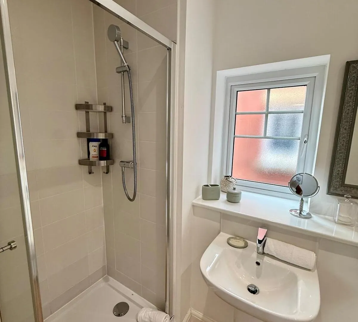 Stylish 3Br Cardiff Home Balcony, Garden, Free Parking And Ev Charging